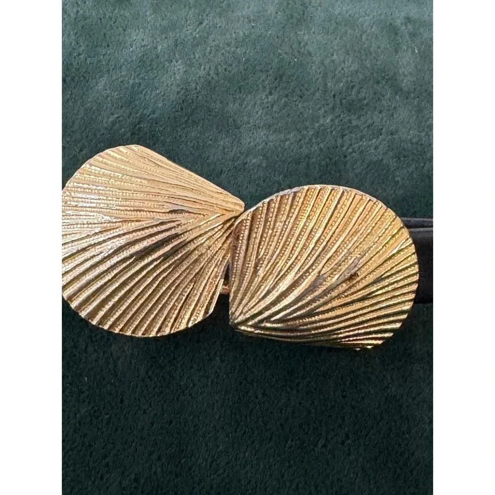 Vintage Seashell Belt Size S/M Black Gold Buckle Skinny Coastal Classic Chic